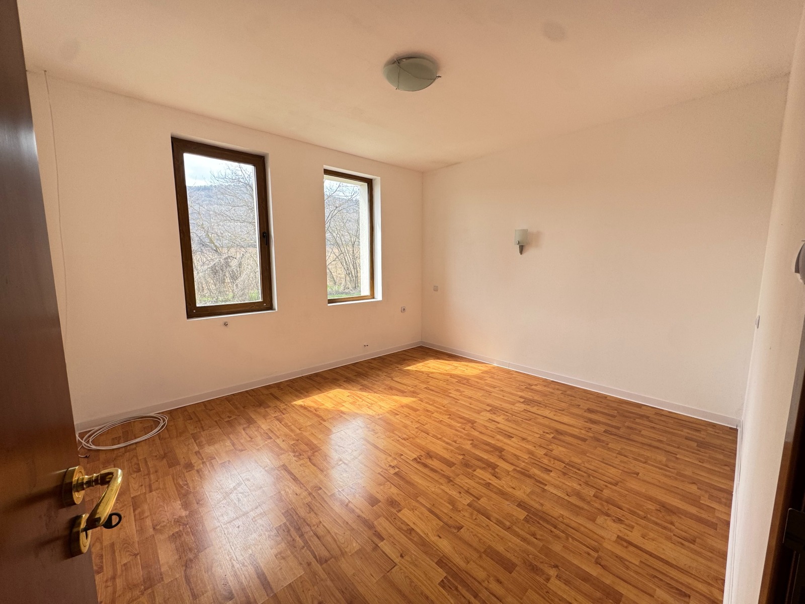 Продава КЪЩА, гр. Ябланица, област Ловеч, снимка 10 - Къщи - 54079697