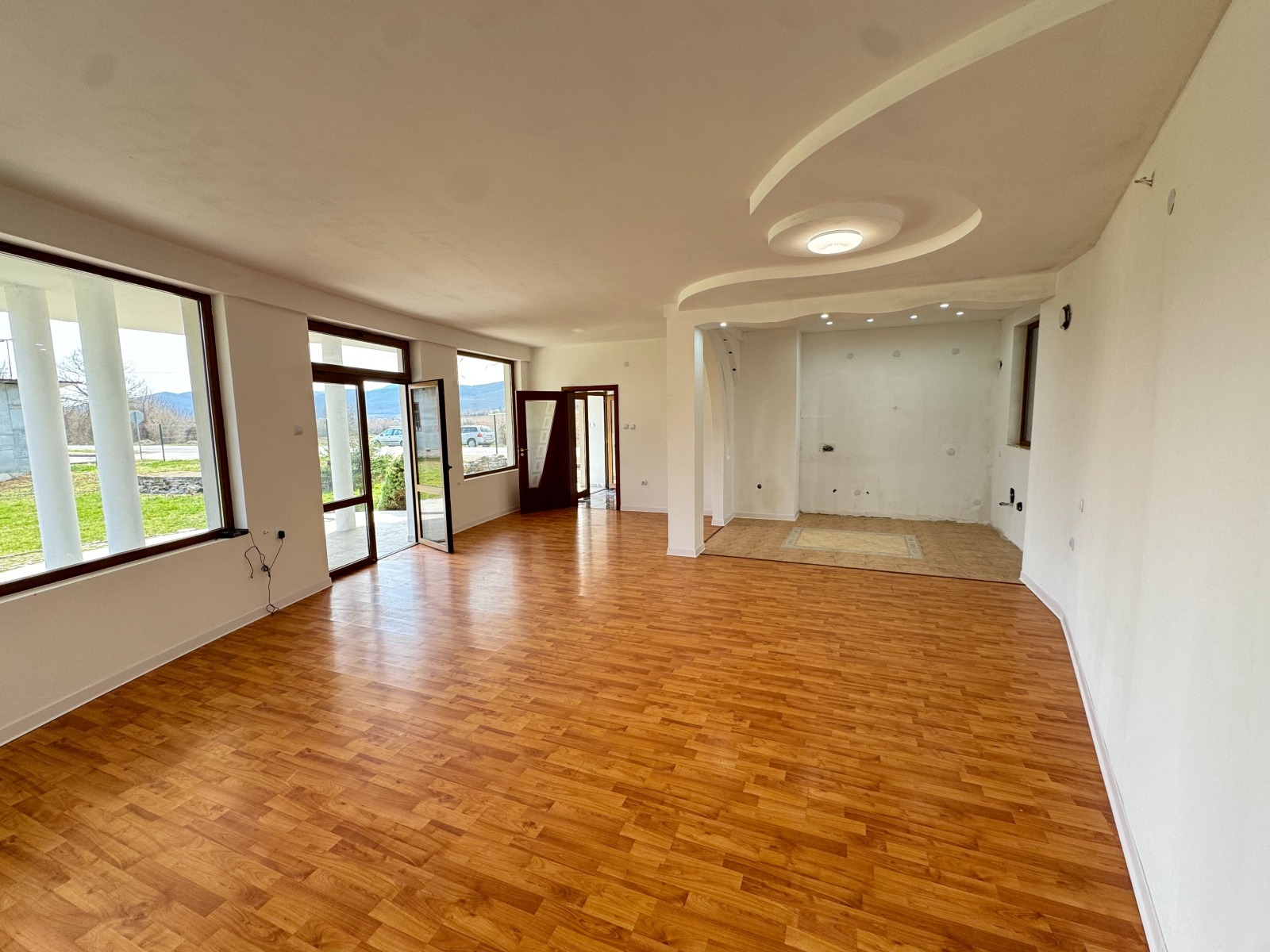 Продава КЪЩА, гр. Ябланица, област Ловеч, снимка 8 - Къщи - 54079697