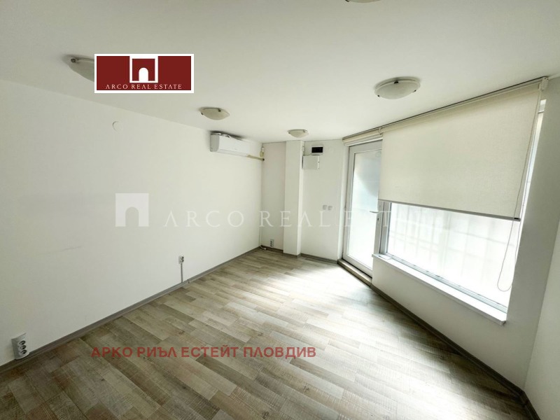 Na prodej  Kancelář Plovdiv , Sadijski , 27 m2 | 40666307