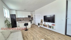 2 makuuhuonetta m-t Dolna Traka, Varna