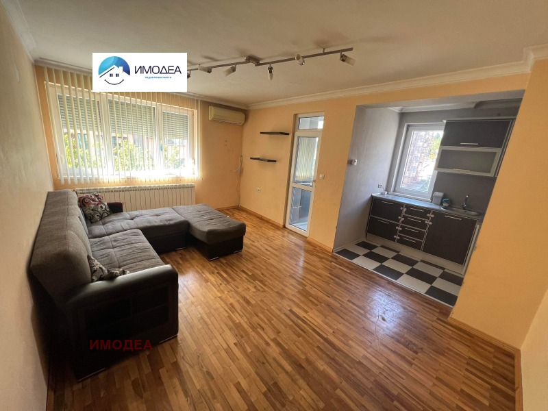 À venda  Casinha Veliko Tarnovo , Koliu Fitcheto , 126 m² | 53512756