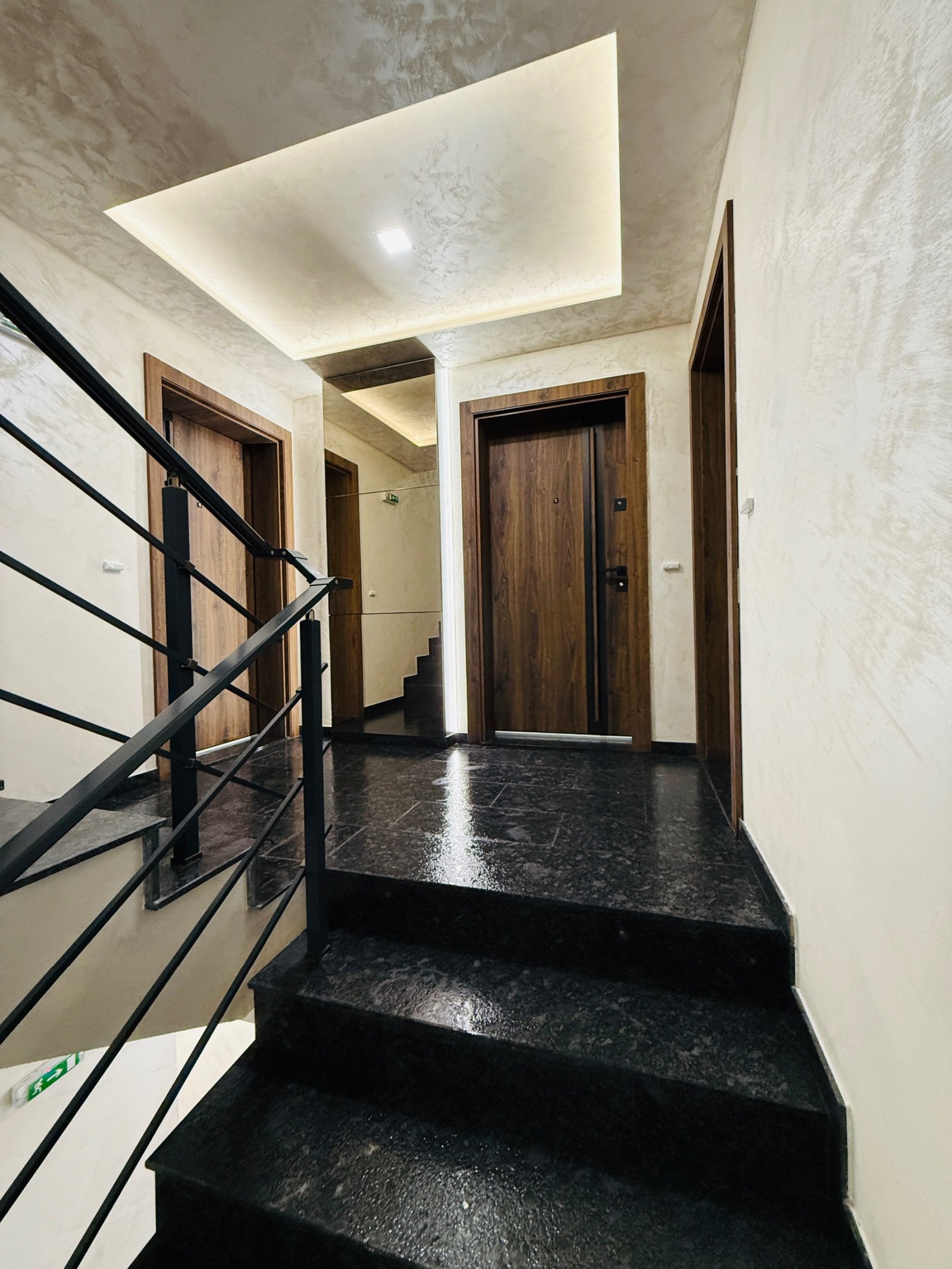 Продава 3-СТАЕН, гр. Перник, Център, снимка 14 - Апартаменти - 56642322