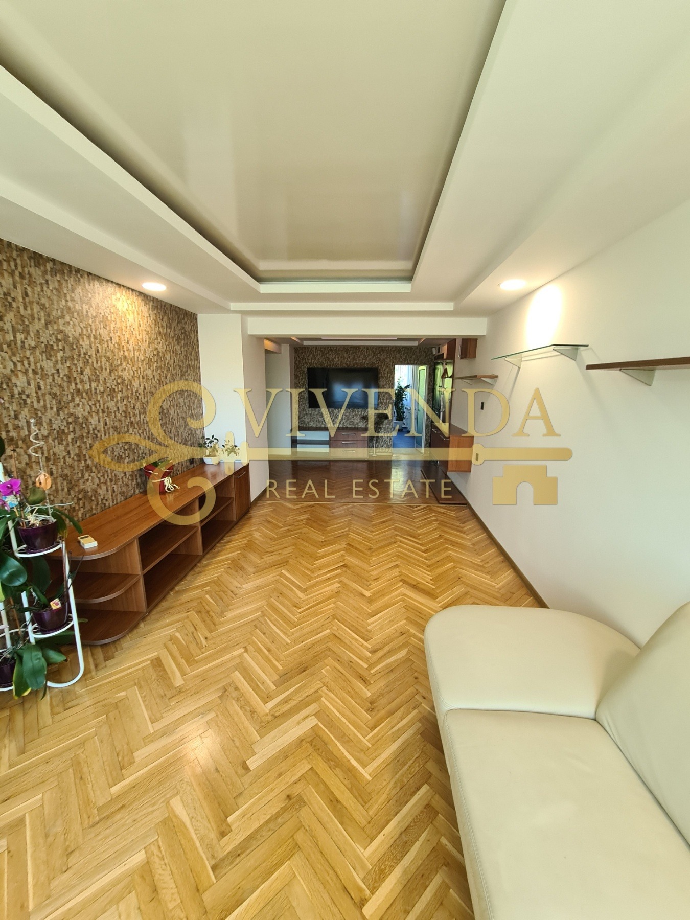 Продава 3-СТАЕН, гр. Плевен, Широк център