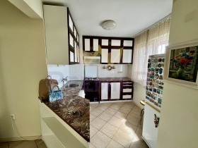2 slaapkamers Tsentar, Dobritsj