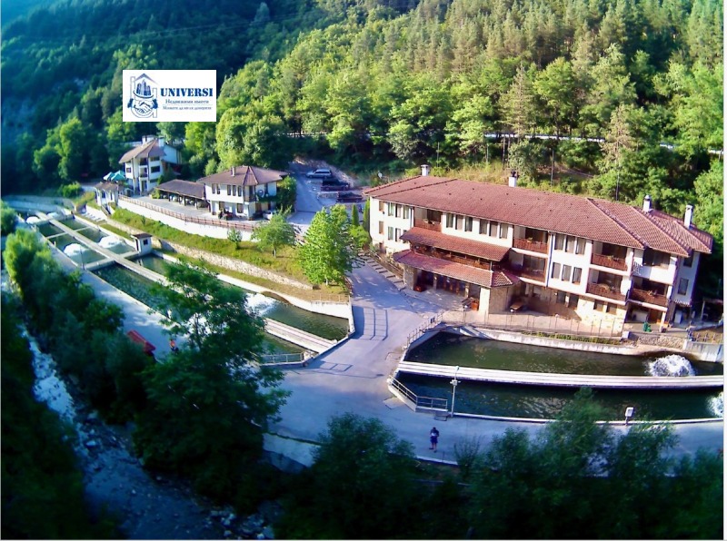 Продава ФЕРМА в област Смолян, гр. Девин - 2500 кв.м / 2 500 000 € » 4 889 575.00 лв., УНИВЕРСИ