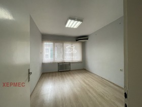 Продажба на тристайни апартаменти в град Бургас — страница 48 - изображение 10 