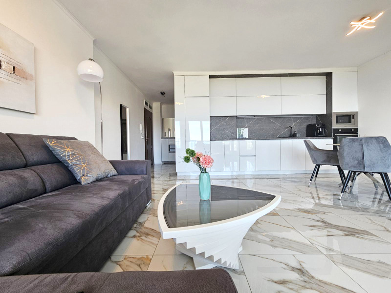 Till salu  2 sovrum region Dobrich , Baltjik , 92 kvm | 29622500