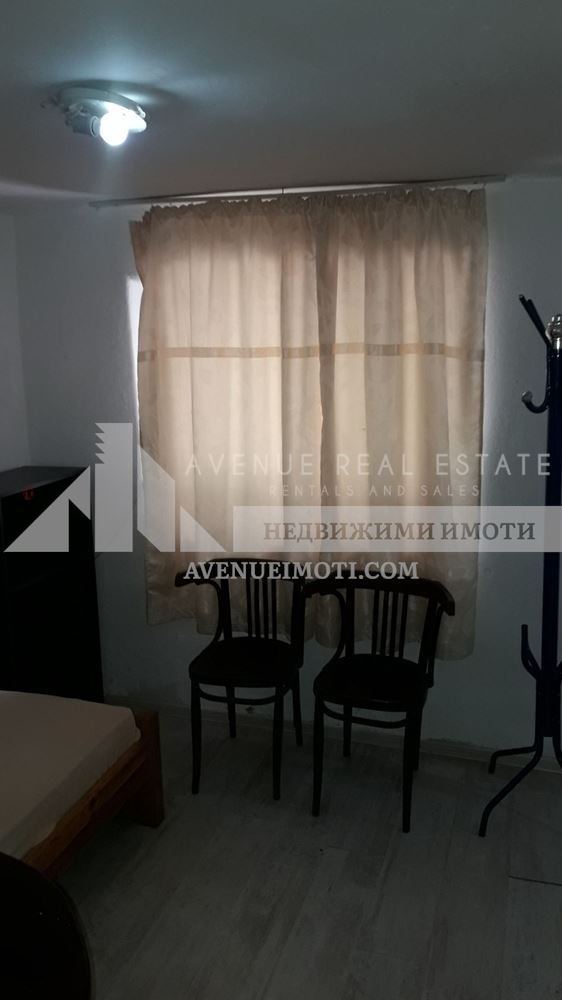 Продава ЕТАЖ ОТ КЪЩА, гр. Пловдив, Кючук Париж, снимка 4 - Етаж от къща - 55696910