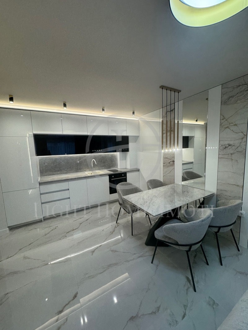 Продава 3-СТАЕН, гр. Пловдив, Остромила, снимка 2 - Апартаменти - 52808516