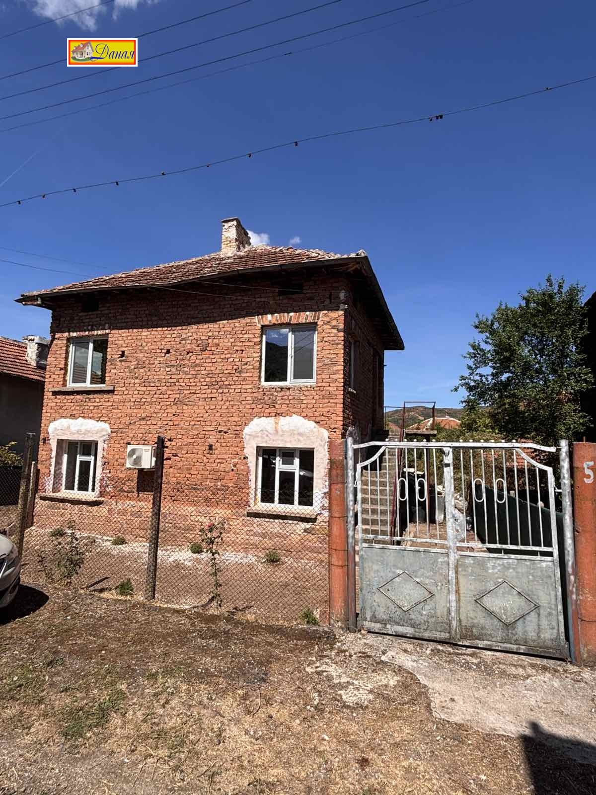 Продава КЪЩА, с. Горно Озирово, област Монтана