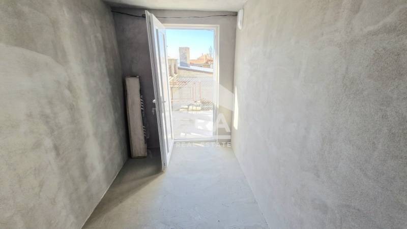 Продава КЪЩА, гр. Аксаково, област Варна, снимка 13 - Къщи - 53875335