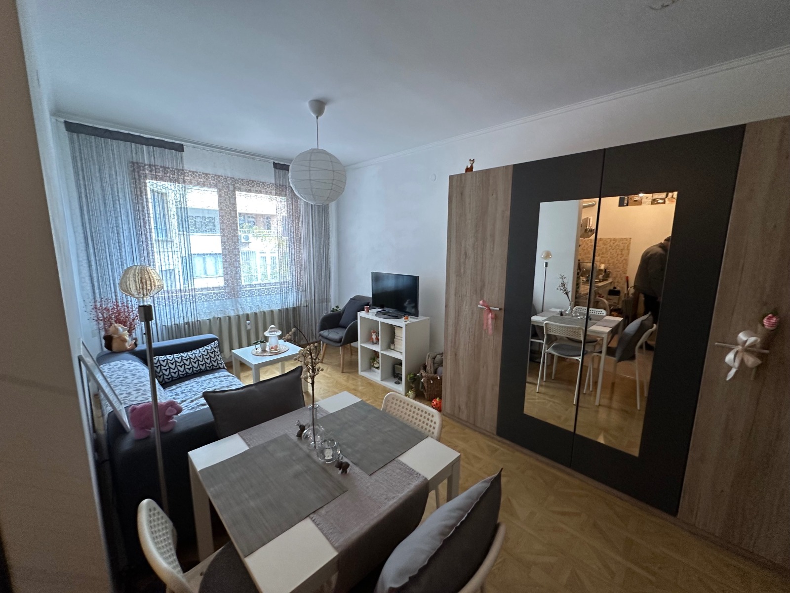 Продава 1-СТАЕН, гр. София, Белите брези