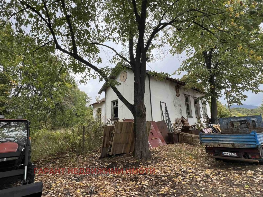 Продава КЪЩА, с. Армените, област Габрово, снимка 2 - Къщи - 52981976