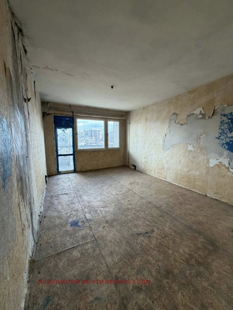 Продава 4-СТАЕН, гр. Радомир, област Перник, снимка 2 - Апартаменти - 53534417