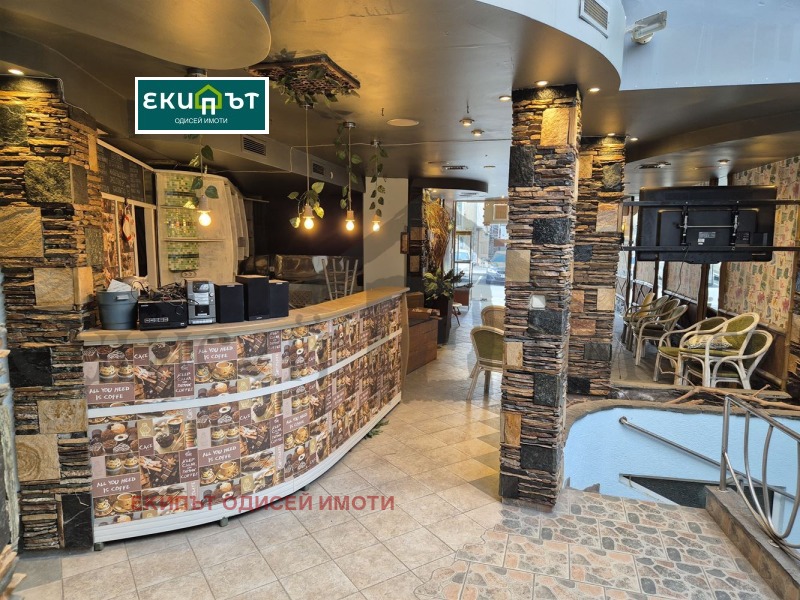 Na sprzedaż  Bar; kawiarnia Warna , Zimno kino Trakija , 236 mkw | 79960190