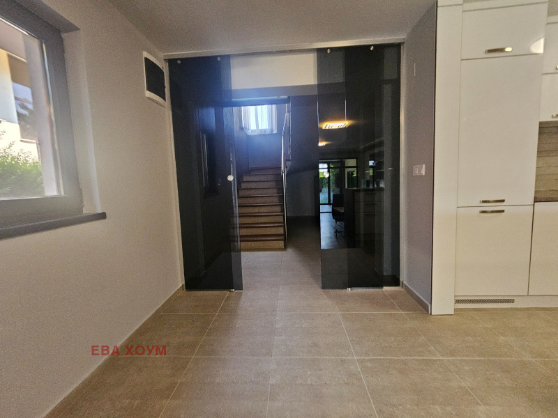 Myytävänä  Talo Plovdiv , Komatevsko šose , 180 neliömetriä | 28568067 - kuva [6]