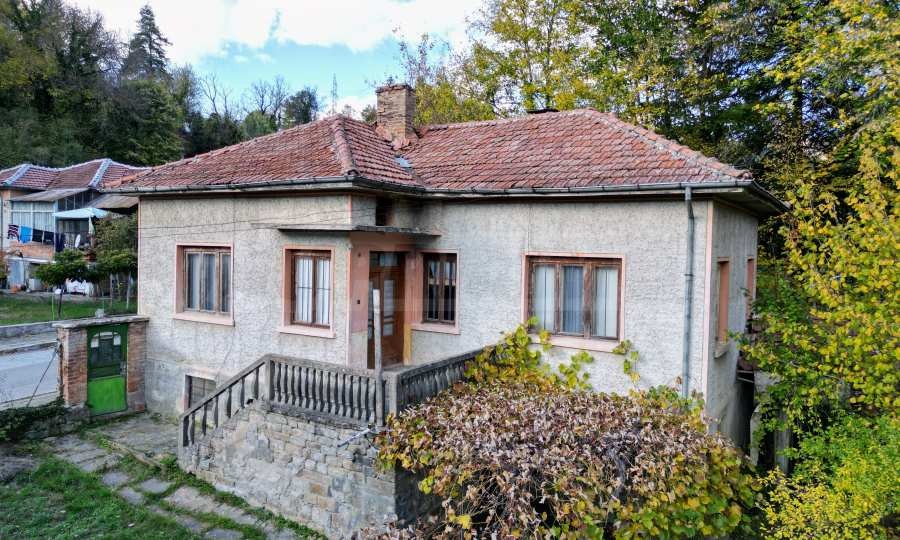 Продава КЪЩА, гр. Априлци, област Ловеч, снимка 3 - Къщи - 55508331