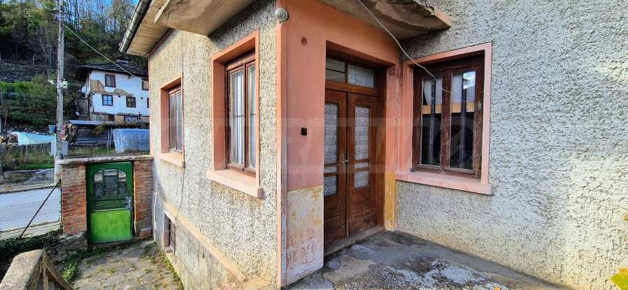 Продава КЪЩА, гр. Априлци, област Ловеч, снимка 7 - Къщи - 55508331