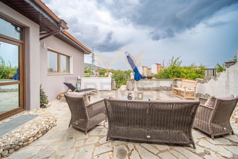 Продава КЪЩА, гр. Варна, Левски 1