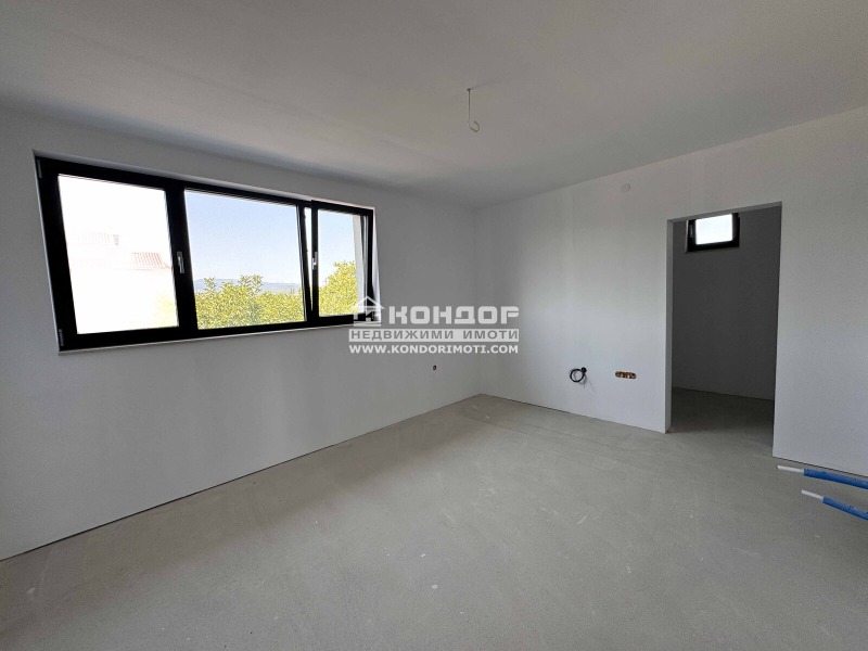 En venta  Casa Plovdiv , Ostromila , 380 metros cuadrados | 88616594 - imagen [8]