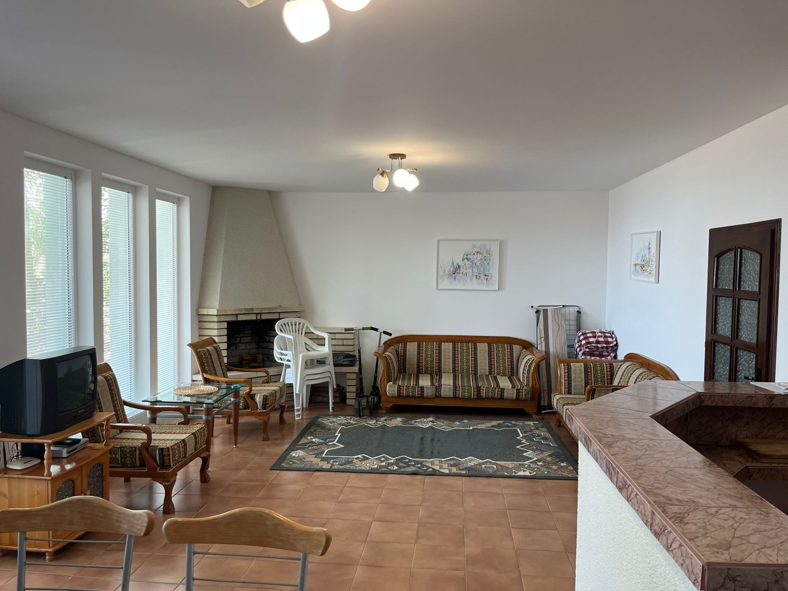 Продава КЪЩА, гр. Каварна, област Добрич, снимка 2 - Къщи - 55142317