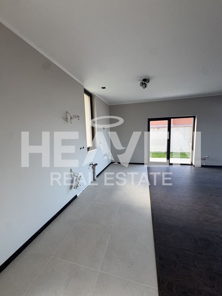 Продава КЪЩА, с. Белащица, област Пловдив, снимка 4 - Къщи - 52603741