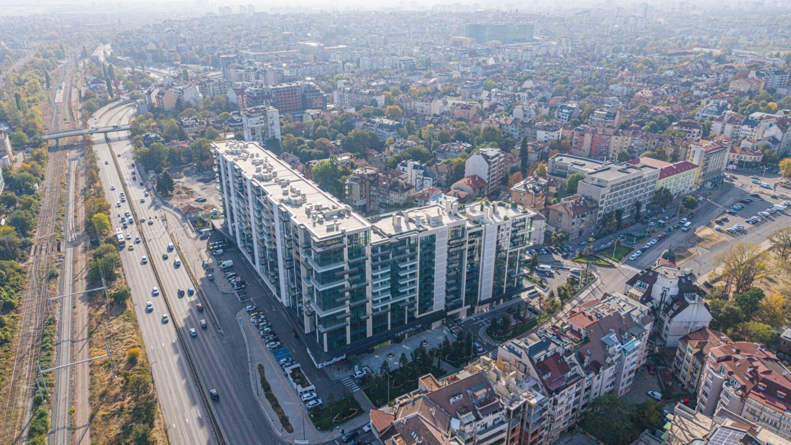 Продава 3-СТАЕН, гр. София, Оборище, снимка 2 - Апартаменти - 56607200