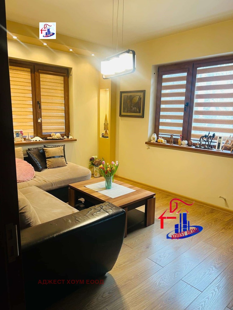 Продава КЪЩА в град Шумен, Военно училище - 110 кв.м / 205 000 € » 400 945.15 лв., АДЖЕСТ ХОУМ ЕООД