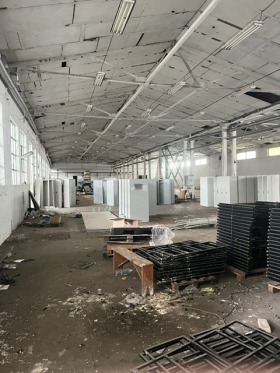 Industrie gebouw Kermen, regio Sliven 10