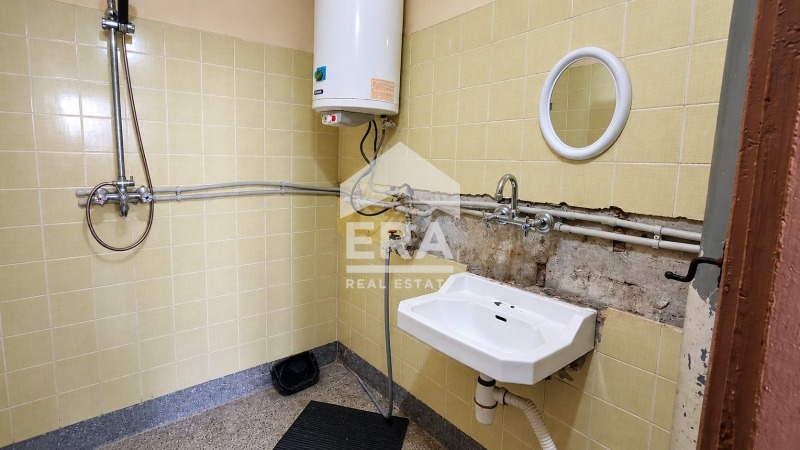 Продава 4-СТАЕН, гр. Търговище, Боровец, снимка 15 - Апартаменти - 56480427