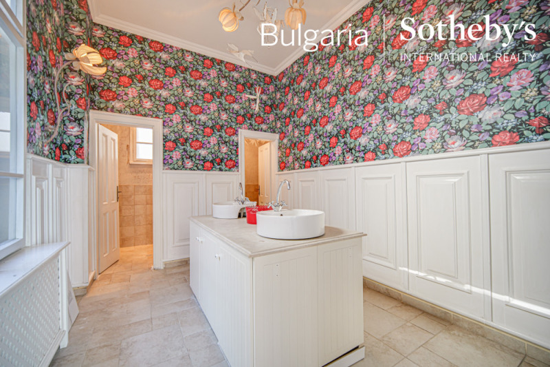 Продава ЗАВЕДЕНИЕ, гр. София, Център, снимка 6 - Заведения - 52838518