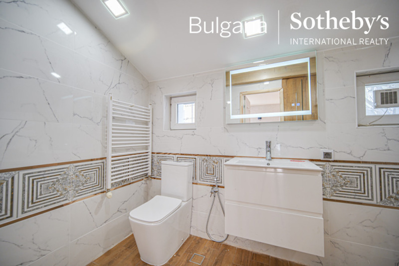 Продава ЗАВЕДЕНИЕ, гр. София, Център, снимка 11 - Заведения - 52838518