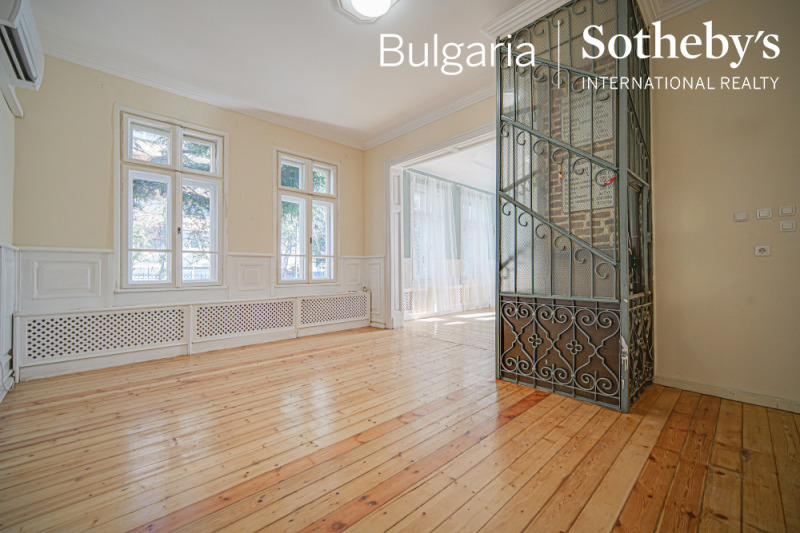 Продава ЗАВЕДЕНИЕ, гр. София, Център, снимка 2 - Заведения - 52838518