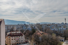 3 camere da letto Hadgi Dimitar, Sofia 13