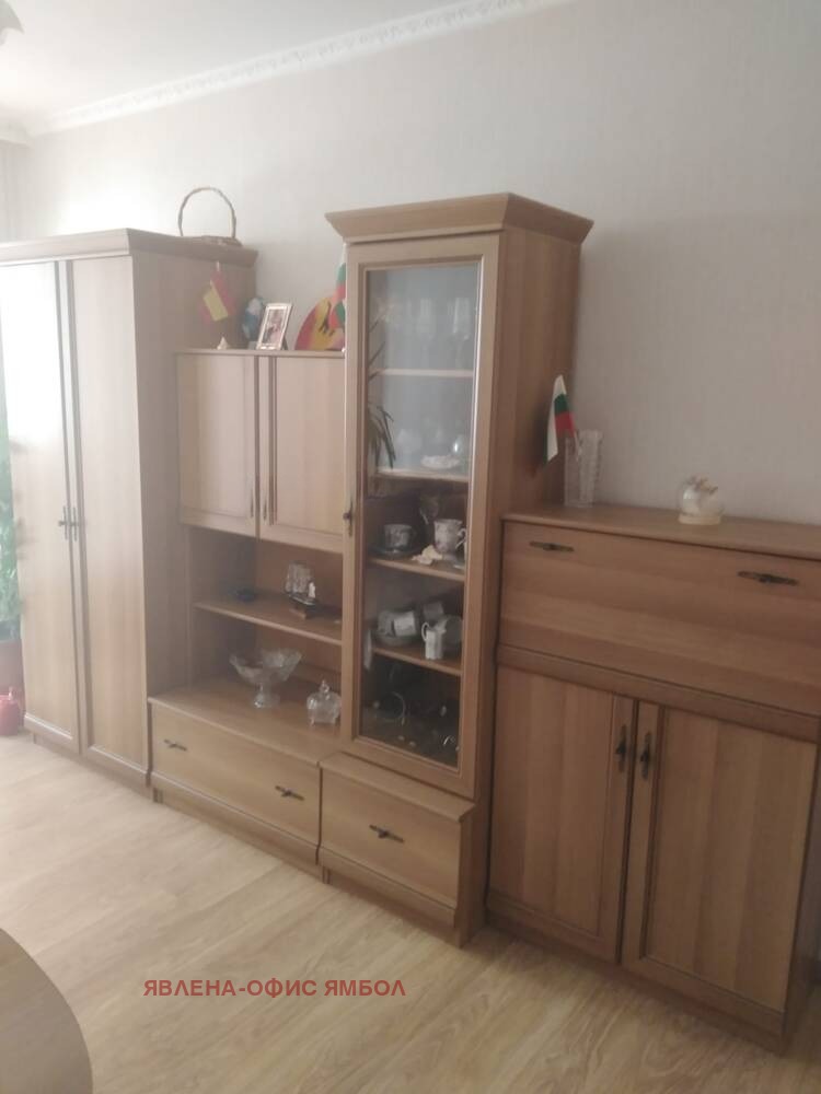 Продава  3-стаен град Ямбол , Георги Бенковски , 103 кв.м | 79618197 - изображение [2]