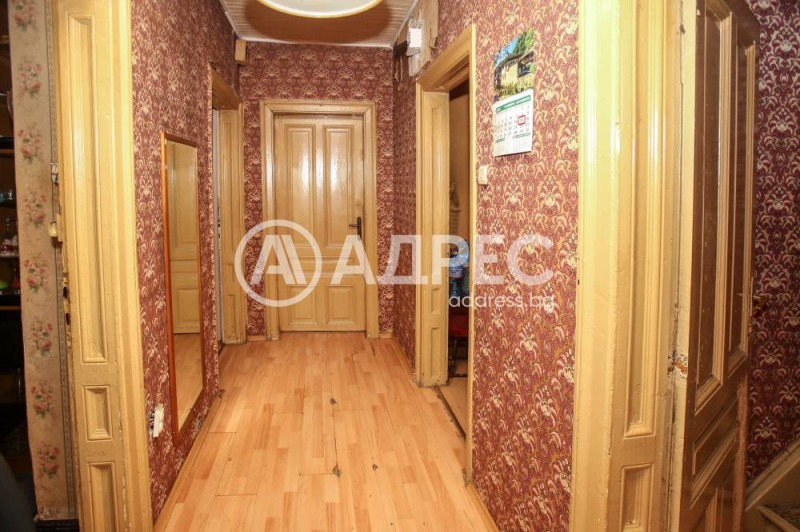 Продава ЕТАЖ ОТ КЪЩА, гр. София, Център, снимка 10 - Етаж от къща - 52564531