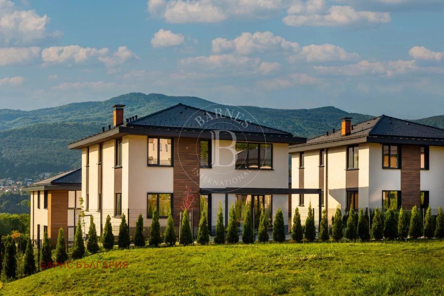 Продава КЪЩА, гр. София, с. Владая, снимка 2 - Къщи - 54036577