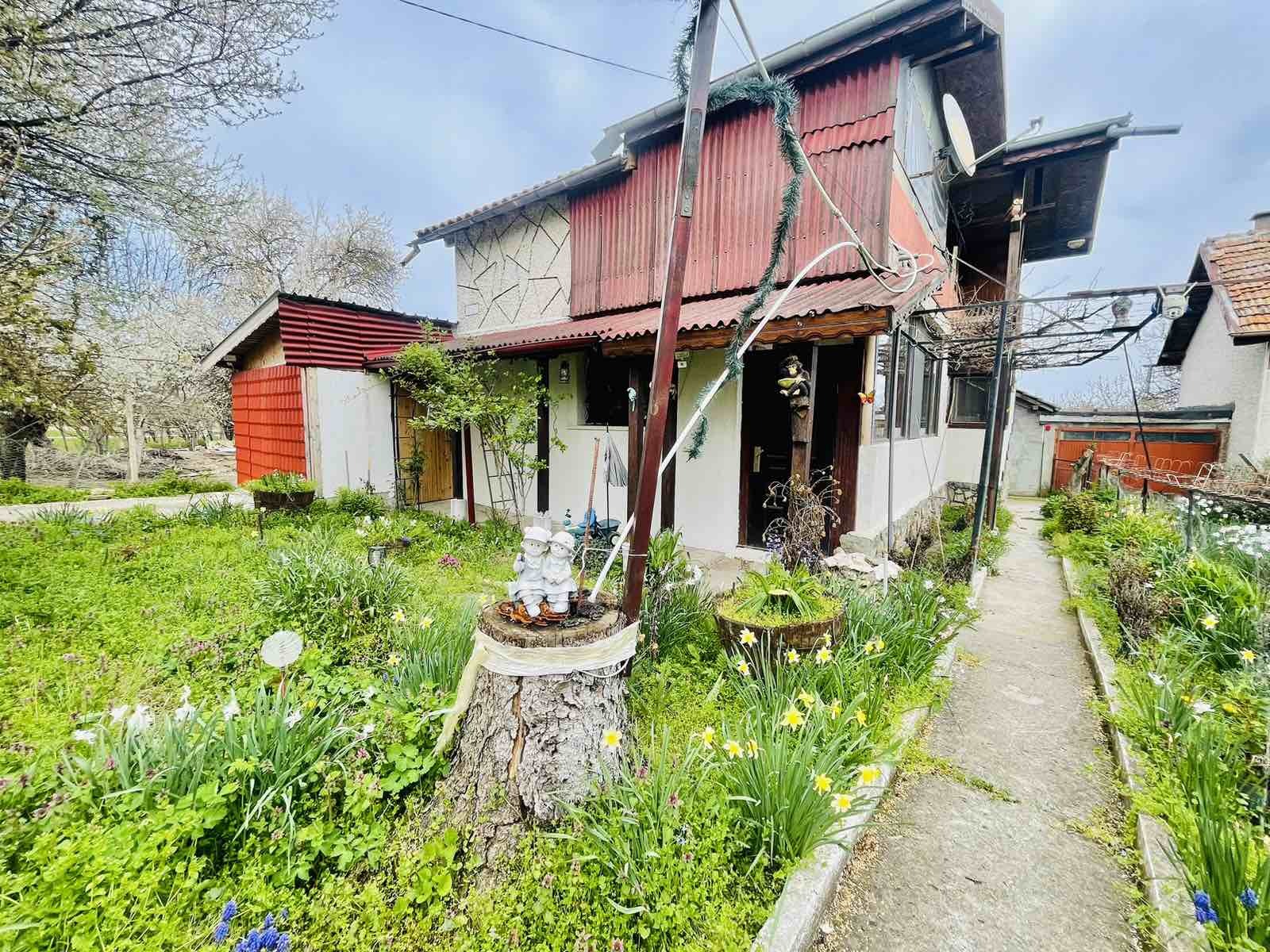 Продава КЪЩА, с. Златна нива, област Шумен