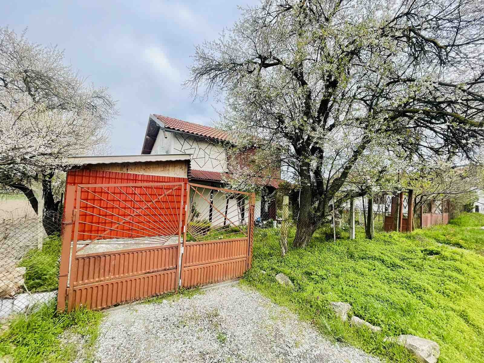 Продава КЪЩА, с. Златна нива, област Шумен, снимка 2 - Къщи - 54216607