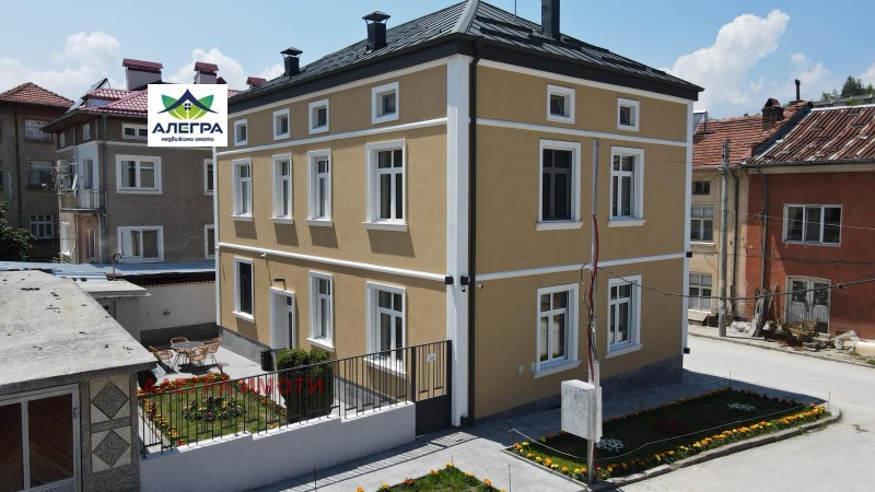 Продава КЪЩА в област Пазарджик, гр. Батак - 442 кв.м / 329 000 € » 643 468.07 лв., АЛЕГРА ИМОТИ