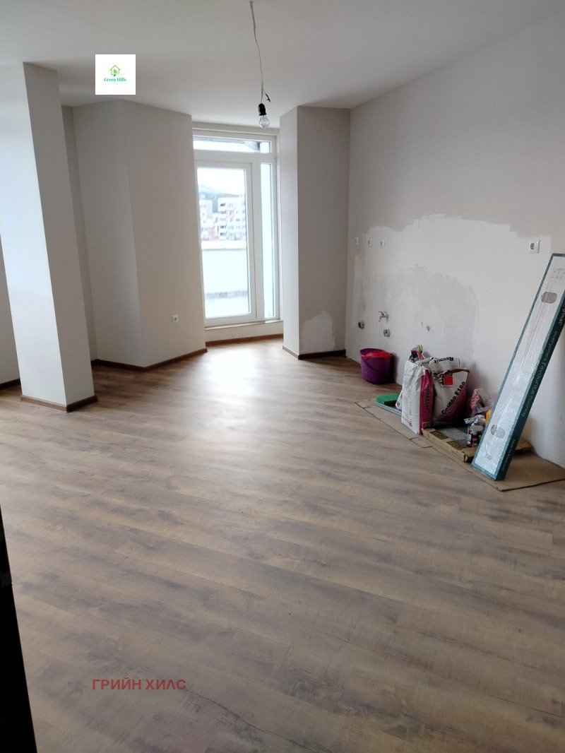 Продава 2-СТАЕН, гр. Перник, Изток, снимка 3 - Апартаменти - 53454140