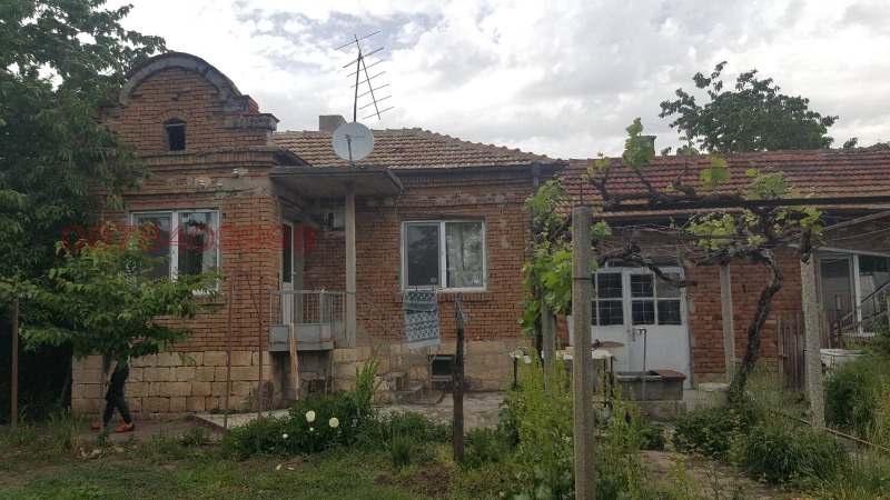 Продава КЪЩА, с. Червенци, област Варна