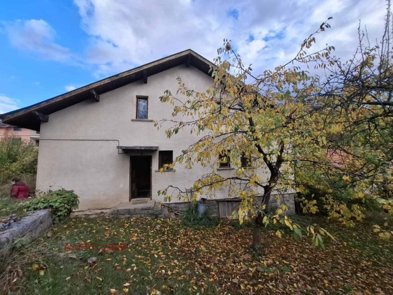 Продава КЪЩА, гр. София, с. Владая