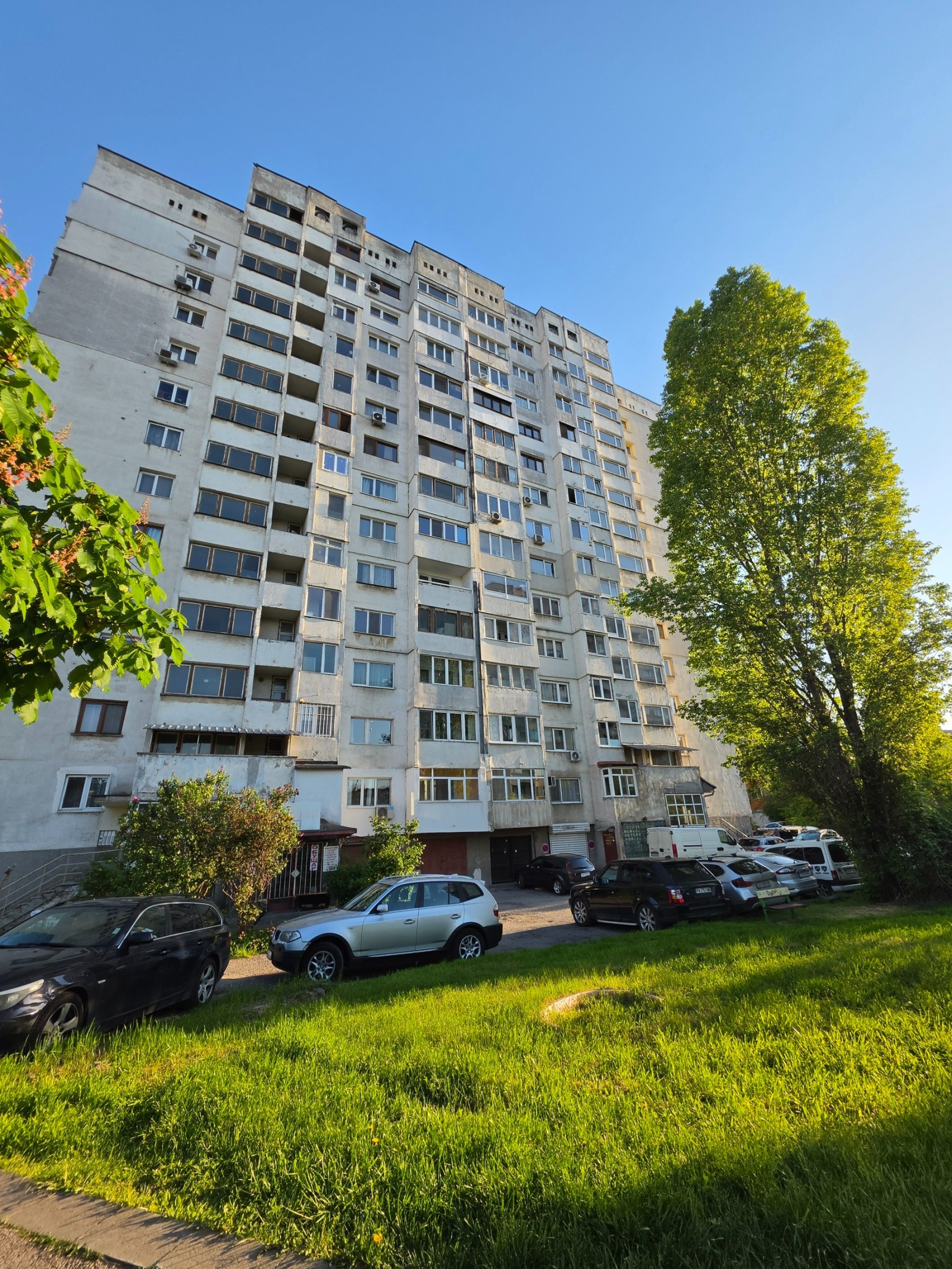Продава 3-СТАЕН, гр. София, Света Троица