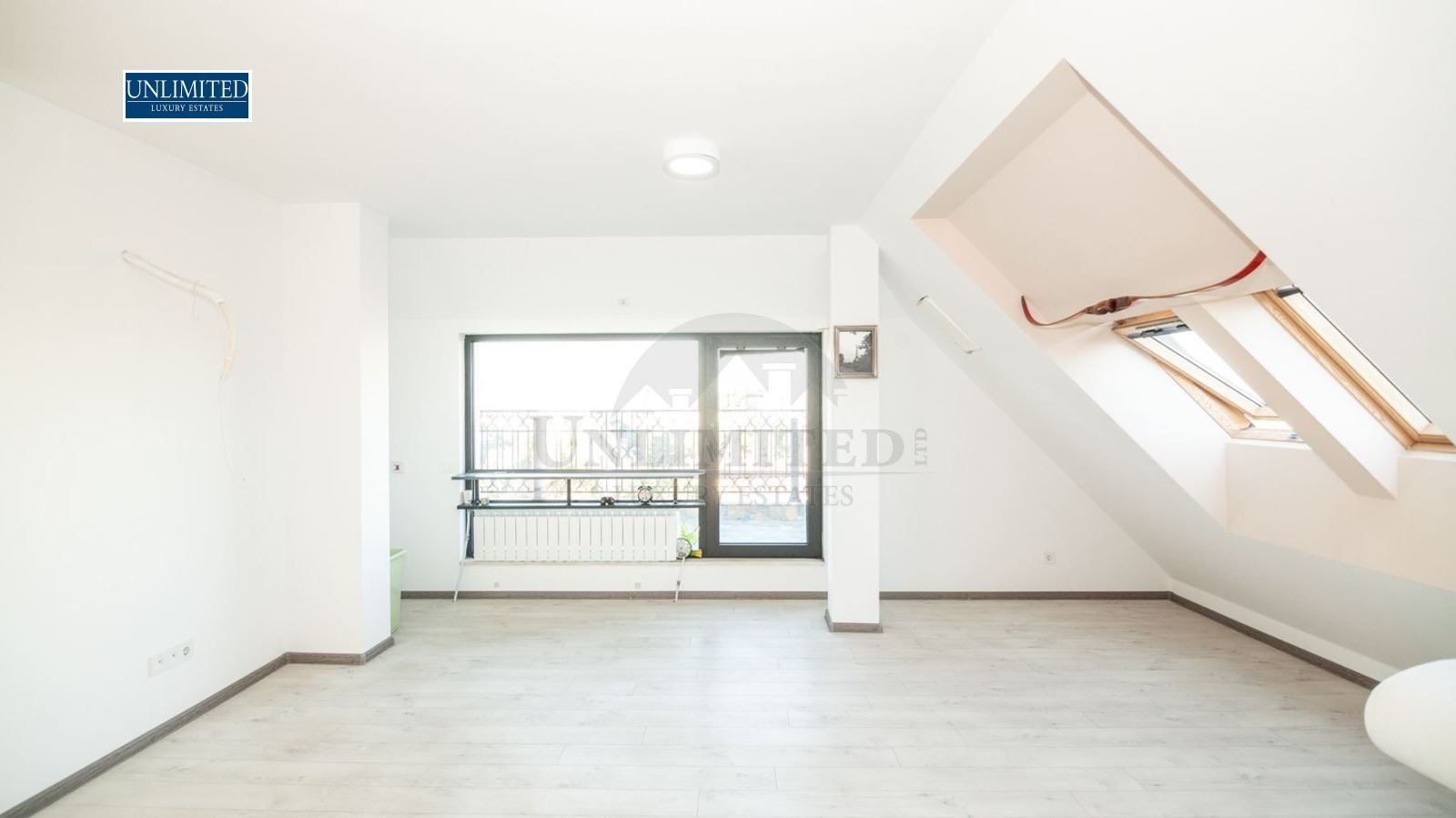 Продава 2-СТАЕН, гр. София, Изток, снимка 2 - Апартаменти - 54406507