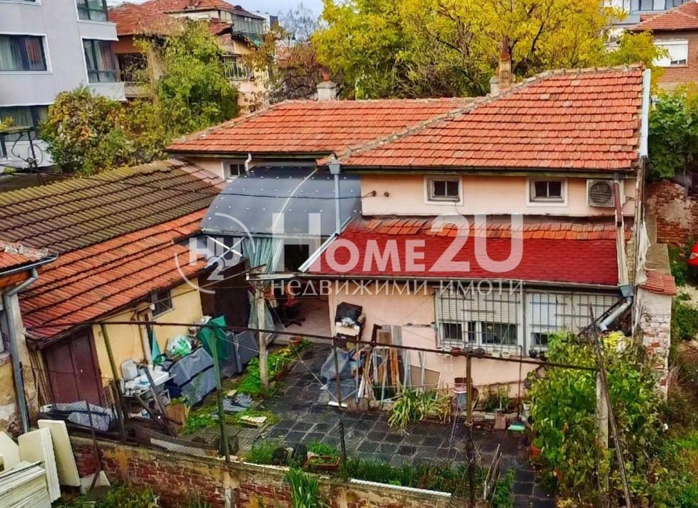 Продава КЪЩА, гр. Пловдив, Център, снимка 2 - Къщи - 54353023