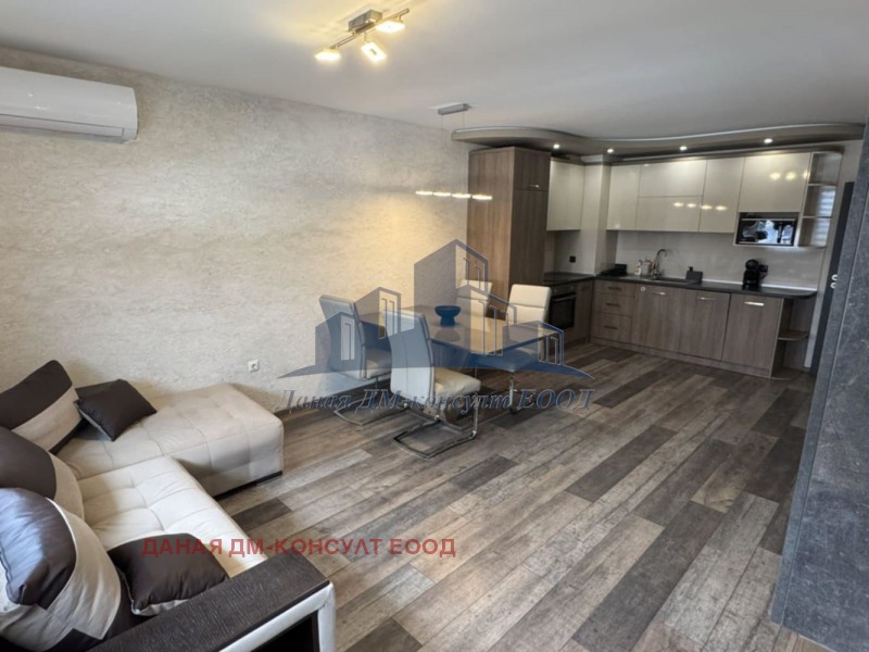 Продава 2-СТАЕН, гр. Шумен, Добруджански