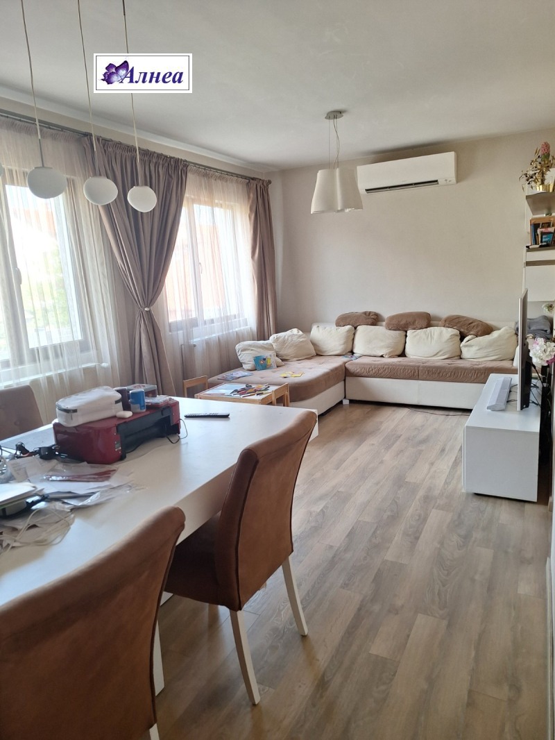 Eladó  Ház régió Plovdiv , Belashtica , 315 négyzetméter | 98504013