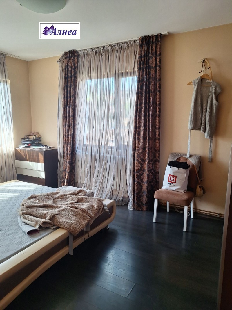 Eladó  Ház régió Plovdiv , Belashtica , 315 négyzetméter | 98504013 - kép [9]