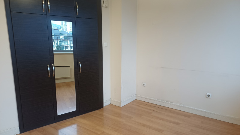 Продава 1-СТАЕН, гр. София, Гоце Делчев, снимка 12 - Апартаменти - 52691226